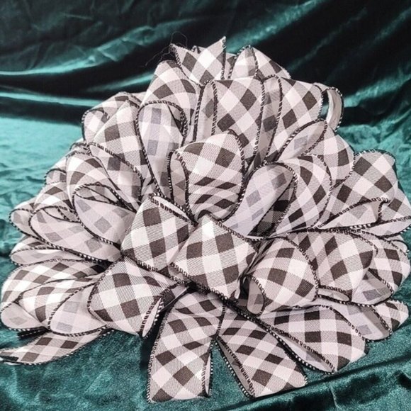 Christmas Tree Bow Topper, Black and White Diamond Harlequin 44 Loop Bow Topper - Picture 4 of 5